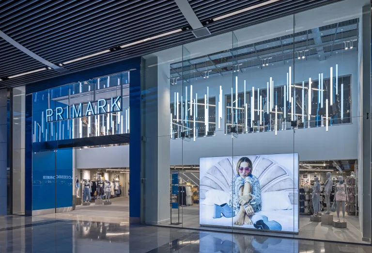 CL9 Stratford ext photo 22939