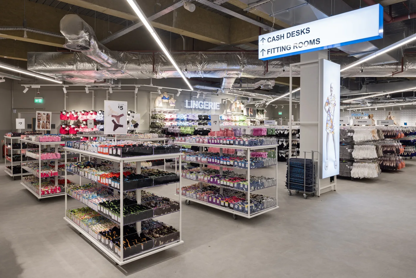 CL9 Stratford ext photo 8883