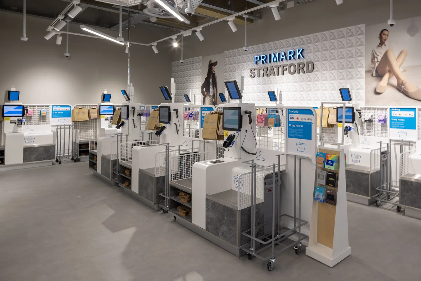 CL9 Stratford ext photo 8922